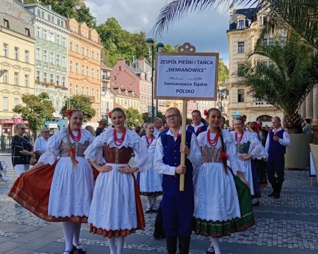 Siemianowice na Festiwalu Folklorystycznym: polska tradycja na scenach Czech