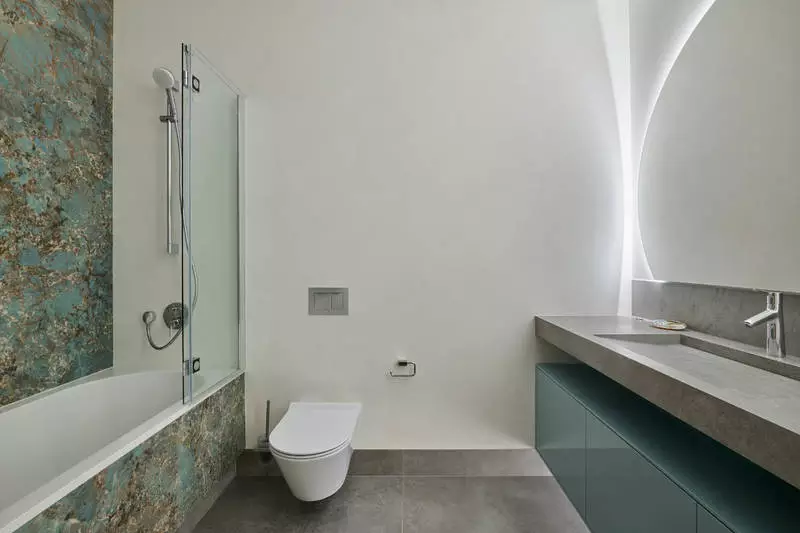 Bezpieczeństwo i ergonomia. Jak zaprojektować łazienkę przyjazną dla domowników?