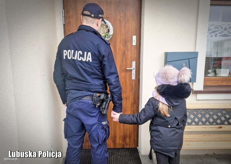 Bezpieczeństwo w przestrzeni publicznej – praktyczne wskazówki dla rodziców i dzieci
