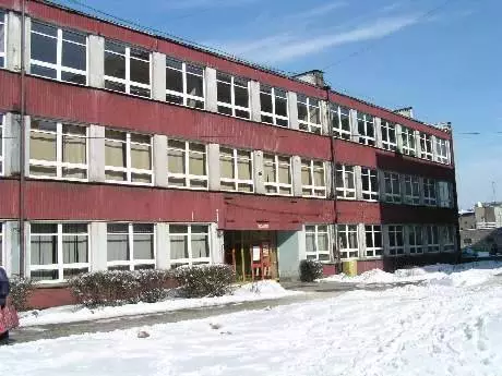 Budynek po Gimnazjum nr 2 nadal na cele edukacyjne / fot. UM Siemianowice Śląskie