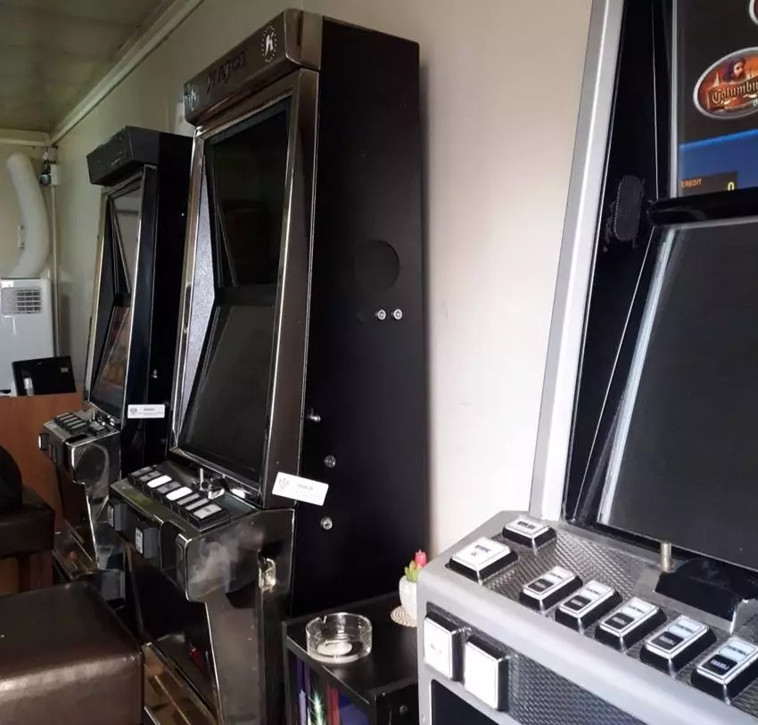 Krajowa Administracja Skarbowa i Policja zabezpieczyli automaty do gier hazardowych / fot. KMP Siemianowice Śl.