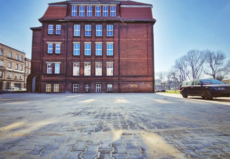 Plac szkolny przy SP nr 11 z nową nawierzchnią. Ile kosztowała modernizacja?