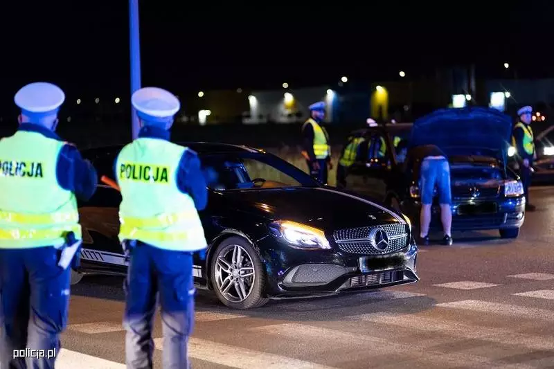 Przeciwko nielegalnym wyścigom: policjanci ujawniają statystyki