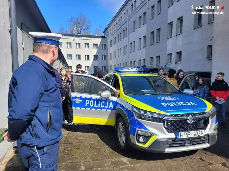 Siemianowiccy policjanci prezentowali służbę w ramach "Akademii Przedsiębiorczości"