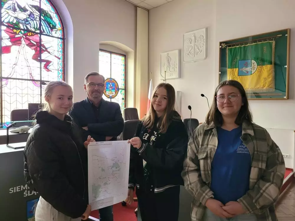 Uczniowie SP nr 3 w Siemianowicach Śląskich opracowali mapę pomocy / fot. UM Siemianowice Śl.