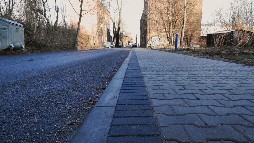 Ulica Piastowska ju&#380; po remoncie