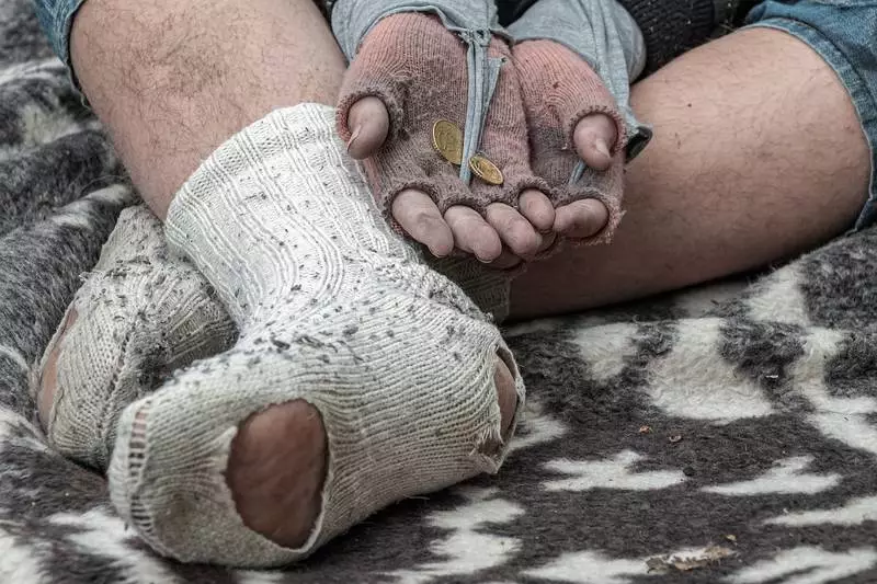 Uwaga na niskie temperatury. Rozejrzyj się czy ktoś nie potrzebuje pomocy!