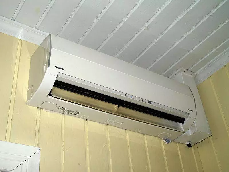 W jaki sposób można zdobyć uprawnienia F Gaz?
