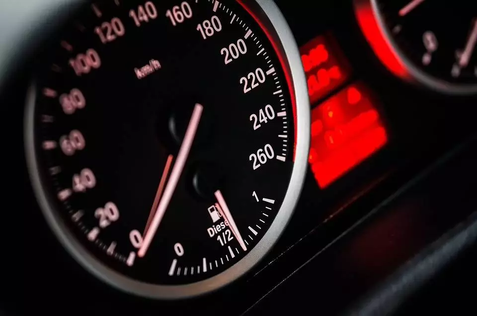 Zgłoszenie o przekroczeniu prędkości na KMZB potwierdzone - kierująca straciła prawo jazdy / fot. Pixabay